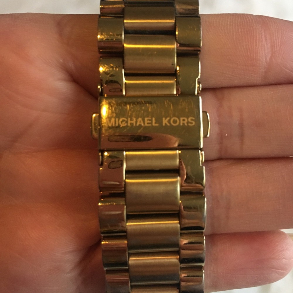 Michael Kors Women’s Bradshaw Gold tone watch - Picture 5 of 6